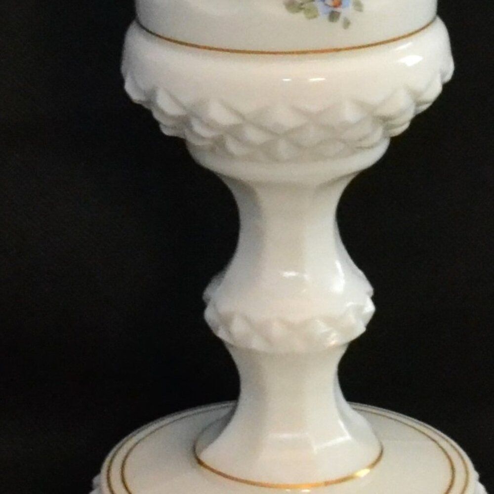 Vintage Westmoreland Milk Glass Vase/Urn With Hand Painted Roses Bows - Picture 4 of 5